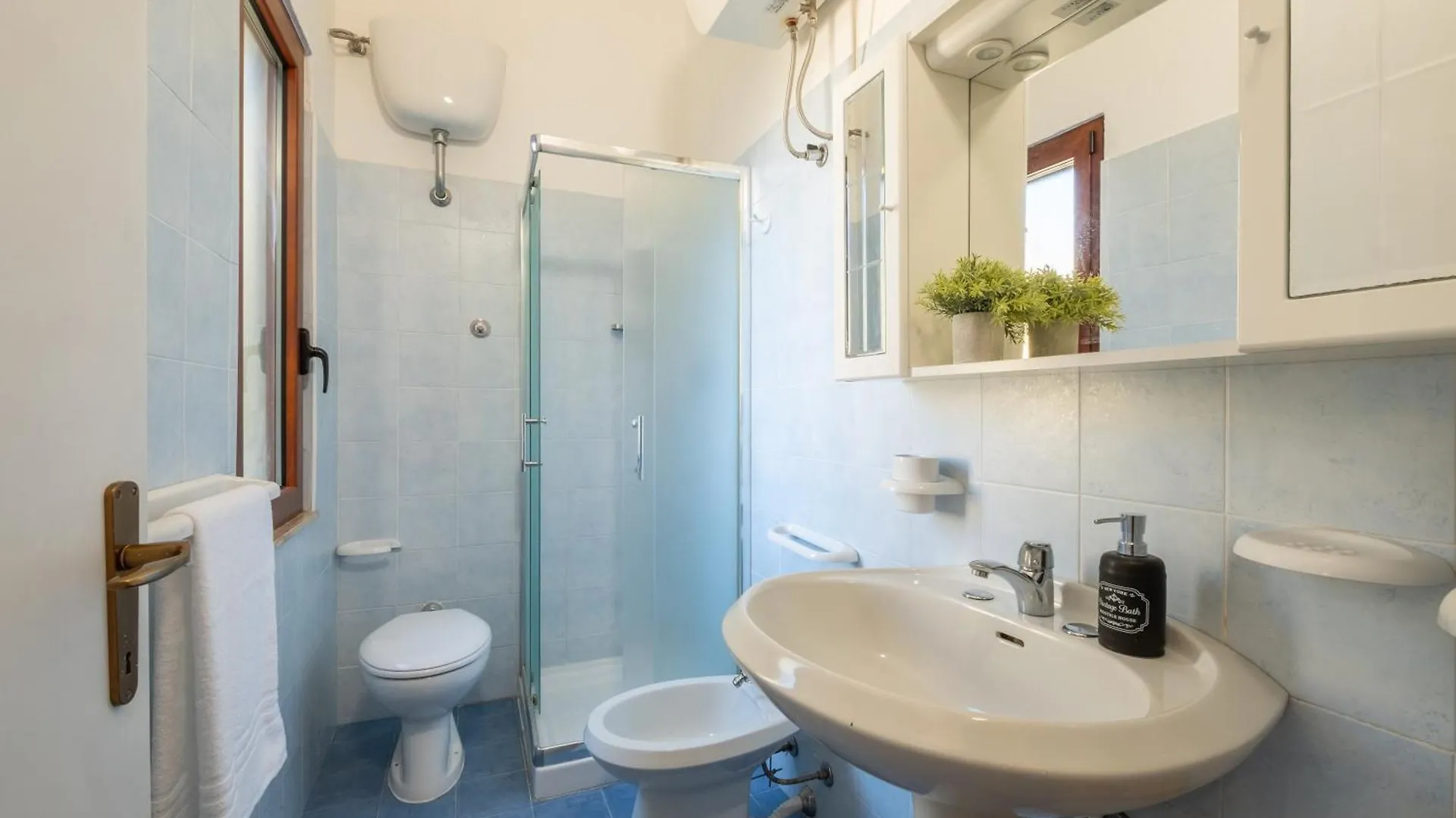 Apartment Suite Capitana Harbor-Self Checkin-Terrace-Netflix Italy